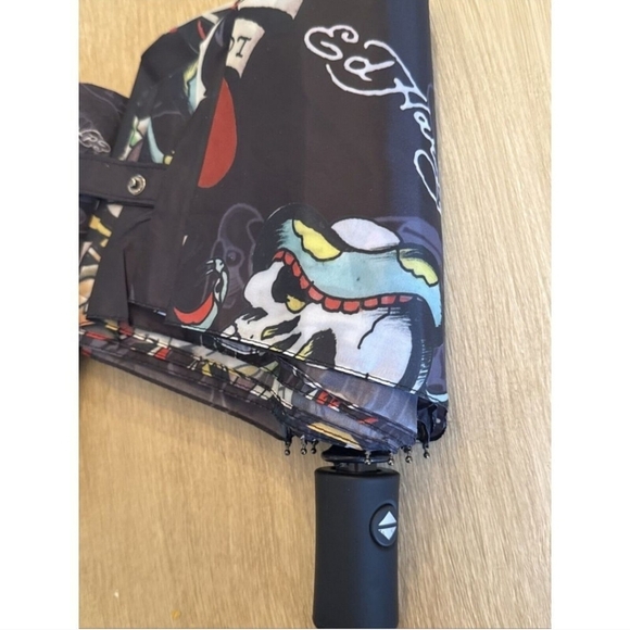Ed Hardy NWT Umbrella - Picture 3 of 7